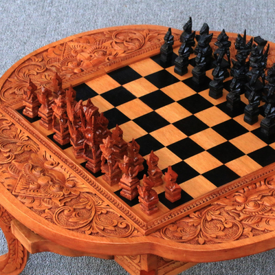 Schachspiel aus Holz - Handgeschnitztes Schachspiel aus Holz