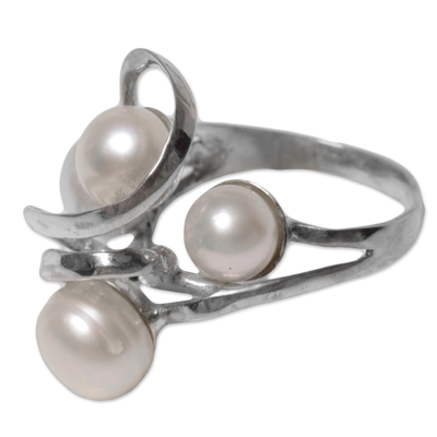 Cultured pearl cocktail ring, 'Polarized Pearl' - Handcrafted Balinese Sterling Silver and Cultured Pearl Ring