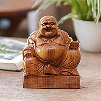 Holzskulptur „Buddhas Charme“ – balinesische handgeschnitzte lachende Buddha-Holzskulptur