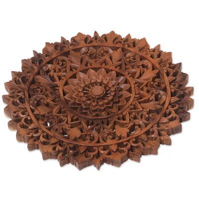 Reliefplatte aus Holz - Runde Wandreliefplatte aus floralem Holz aus Indonesien