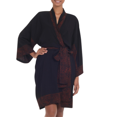 Kurze Robe aus Viskose - Kurze Robe mit indonesischem Blumen-Batik-Print in Schwarz und Kakao