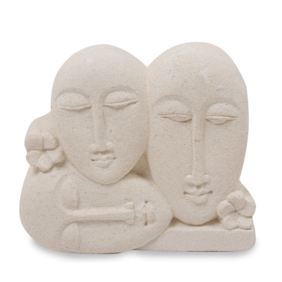 Sandsteinskulptur - Handgefertigte indonesische Sandsteinskulptur mit drei Gesichtern