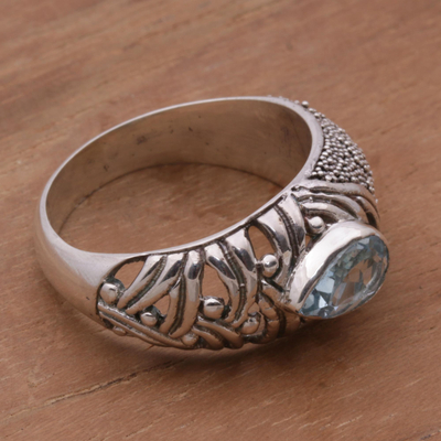 anillo de topacio azul con una sola piedra - Anillo de topacio azul y plata de ley con una sola piedra de Bali