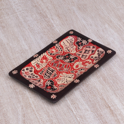 Dekoratives Tablett aus Batikholz, 'Sekar Jagad Beauty'. - Handgefertigtes rechteckiges Batikholz-Dekorationstablett aus Bali