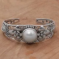 Brazalete de perlas cultivadas - Pulsera Brazalete de Perlas Cultivadas Florales y Plata 925 de Bali