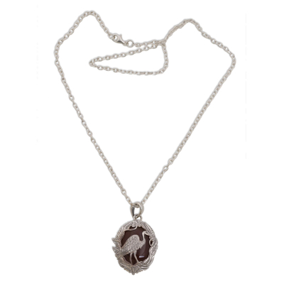 Karneol-Anhänger-Halskette, „Heron Haven“ – Reiher-Halskette aus Karneol und Sterlingsilber aus Bali