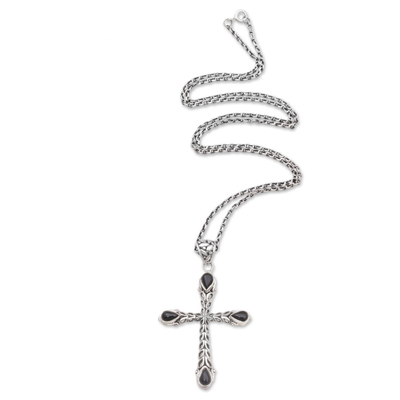 Onyx-Anhänger-Halskette, 'Chapel Drops - Onyx- und Sterlingsilber-Kreuzanhänger-Halskette aus Bali