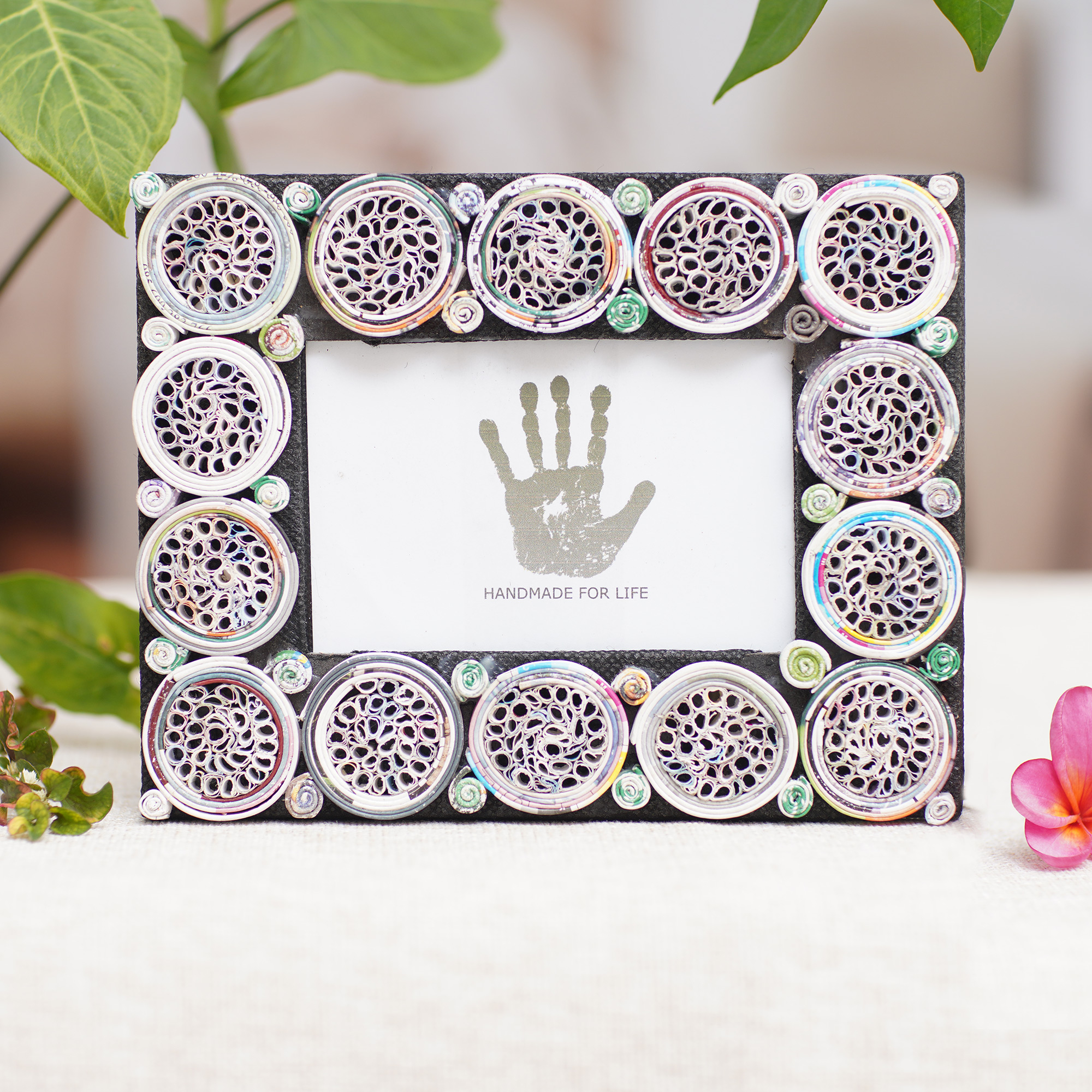 4x6 Recycled Paper Photo Frame with Circle Motifs from Bali