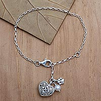 Cultured pearl charm bracelet, 'Heart Full of Paws' - Cultured Pearl Paw Print Charm Bracelet from Bali