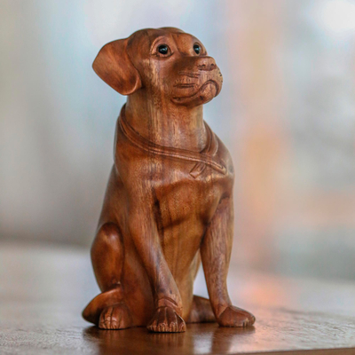 Holzskulptur - Handgeschnitzte Hundeskulptur aus Suar-Holz und Onyx aus Bali