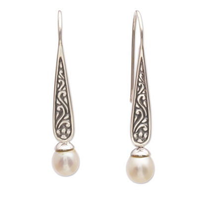 Pendientes colgantes de perlas cultivadas, 'Rising Swirls' - Pendientes colgantes con motivos en espiral de perlas cultivadas de Bali