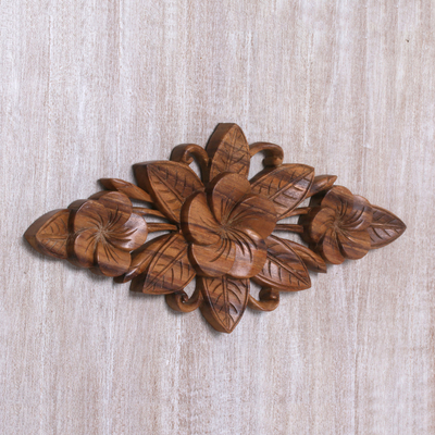 Reliefplatte aus Holz - Handgefertigte Jepun-Blumenreliefplatte aus Suar-Holz aus Bali