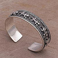 Sterling silver cuff bracelet, 'Gecko Parade'
