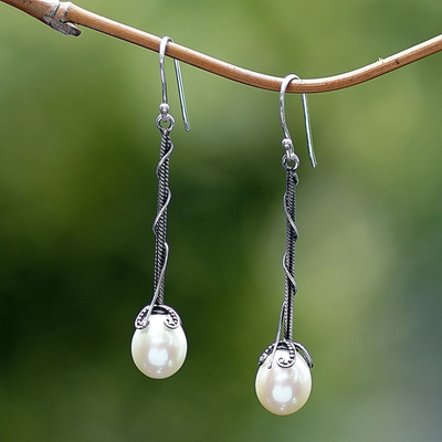 Cultured pearl dangle earrings, Tirta Drops