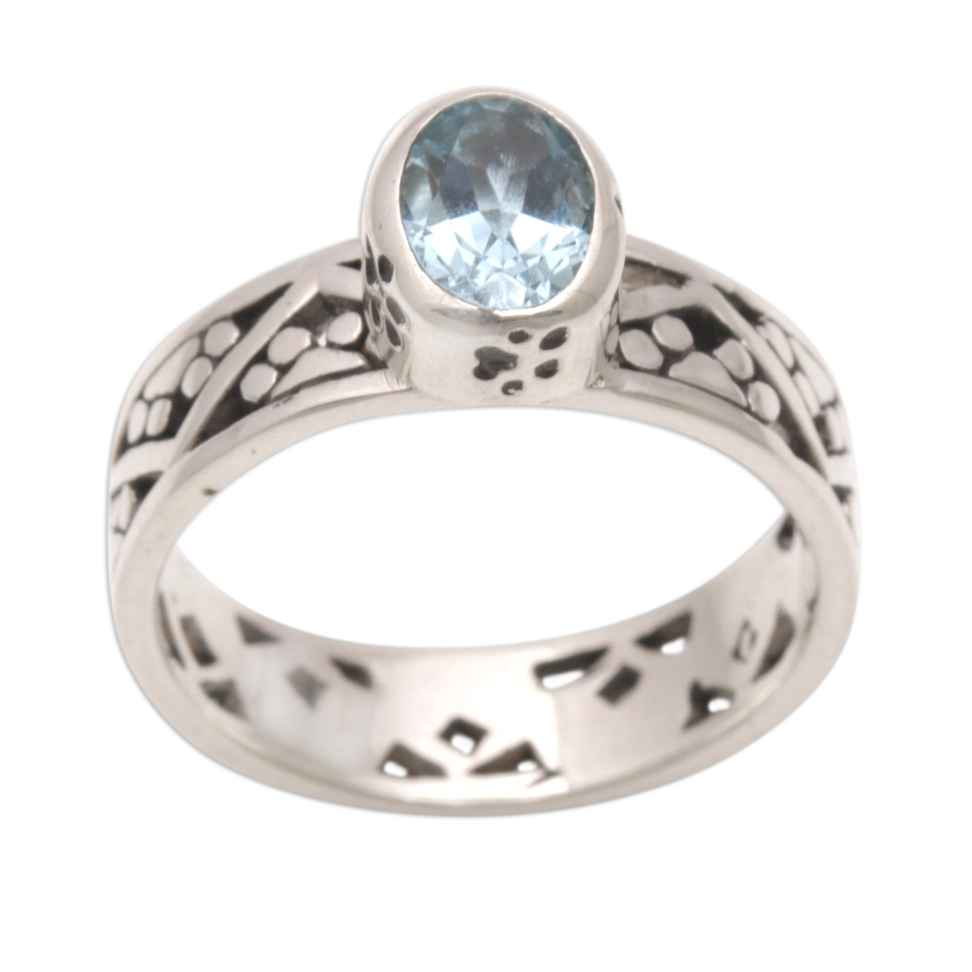Polair Kosmisch aardappel UNICEF Market | Blue Topaz and Sterling Silver Single Stone Ring from Bali  - Paws for a Cause