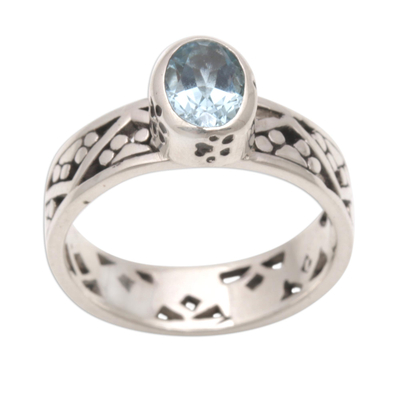 anillo de topacio azul con una sola piedra - Anillo de topacio azul y plata de ley con una sola piedra de Bali