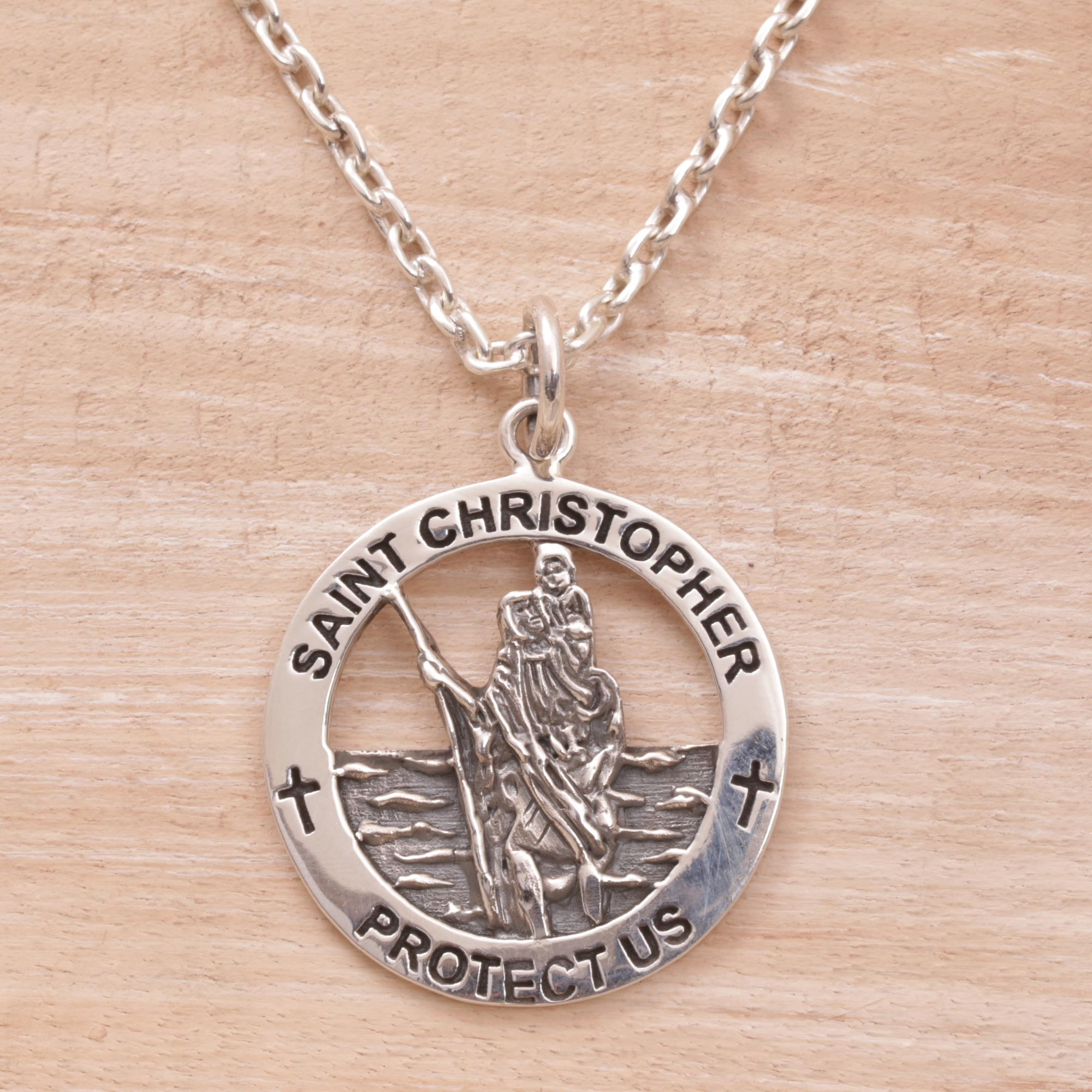 Christophorus Sterlingsilber Halskette – aus Anhänger des NOVICA Christophorus Heiligen aus Java | Heiliger mit