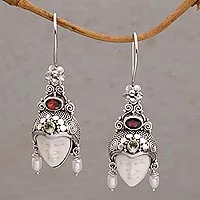 Pendientes colgantes con múltiples piedras preciosas - Aretes colgantes en forma de rostro con múltiples piedras preciosas de Bali