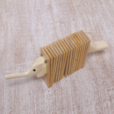 Instrumento clacker de madera, 'Elephant Rhythm' - Instrumento clacker de madera con forma de elefante de Bali