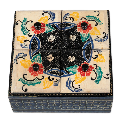 Dekorative Box aus Holz - Dekorative Box aus floralem Batikholz aus Indonesien