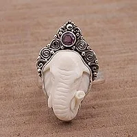 Anillo de cóctel de amatista y hueso, 'Elephant Grandeur' - Anillo de plata de ley pulida con elefante y amatista