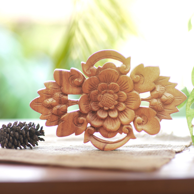 Wandreliefplatte aus Holz - Lotusblumen-Wandreliefpaneel aus handgeschnitztem Suar-Holz