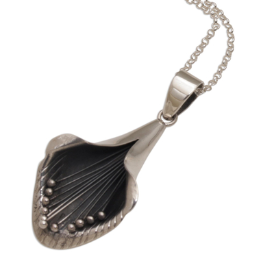 Halskette mit Anhänger aus Sterlingsilber - Von Hand gefertigte Halskette mit trompetenartigem Blumenanhänger