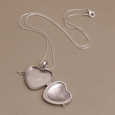 Collar de medallón de plata esterlina - Collar con medallón de plata de ley con forma de corazón de pez koi