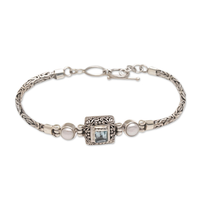 Cultured pearl and blue topaz pendant bracelet, 'Window to the World' - Borobudur Chain Bracelet with Blue Topaz Pendant