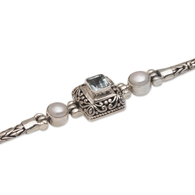 Cultured pearl and blue topaz pendant bracelet, 'Window to the World' - Borobudur Chain Bracelet with Blue Topaz Pendant