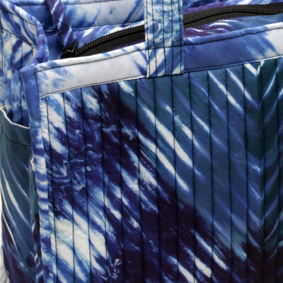 Gesteppte Einkaufstasche aus Baumwolle - Blaue und gebatikte, gesteppte Umhängetasche