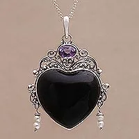 Halskette mit Anhänger aus Amethyst und Zuchtperle, „Love Like Midnight“ – Halskette mit Amethyst-Zuchtperle und schwarzem Knochenherz in Silber