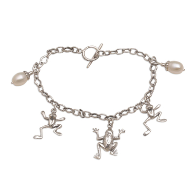 Cultured pearl charm bracelet, 'Frog Glow' - Frog-Themed Cultured Pearl Link Bracelet from Bali