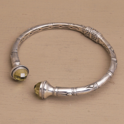 Prasiolith-Manschettenarmband - Balinesisches Manschettenarmband aus Sterlingsilber und Prasiolith mit Scharnier