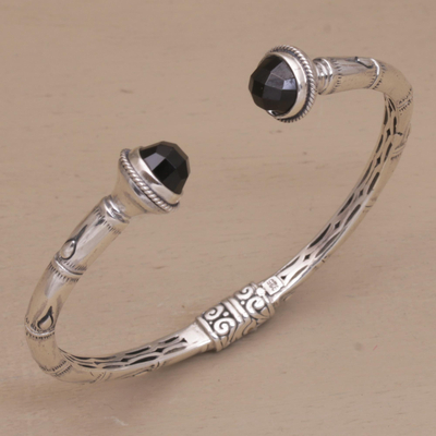 Onyx-Manschettenarmband - Balinesisches Manschettenarmband aus Sterlingsilber und Onyx mit Scharnier