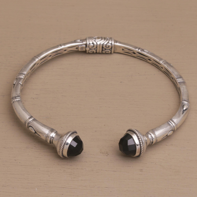 Onyx-Manschettenarmband - Balinesisches Manschettenarmband aus Sterlingsilber und Onyx mit Scharnier