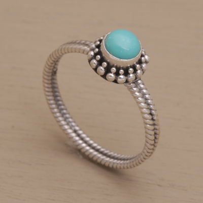 Ring aus Sterlingsilber mit einem Stein - Ring aus zusammengesetztem Türkis und Sterlingsilber mit einem einzelnen Stein