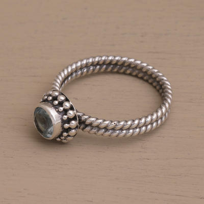anillo de topacio azul con una sola piedra - Anillo hecho a mano con piedra única de topacio azul y plata esterlina