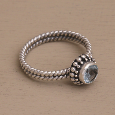 anillo de topacio azul con una sola piedra - Anillo hecho a mano con piedra única de topacio azul y plata esterlina