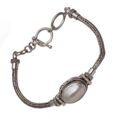 Cultured pearl pendant bracelet, 'Center Stage in White' - Sterling Silver Cultured Pearl Pendant Bracelet