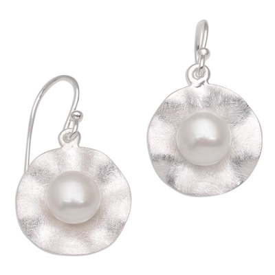 Aretes colgantes de perlas cultivadas - Aretes de perlas cultivadas y plata esterlina cepillada