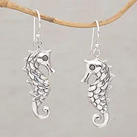 Pendientes colgantes de plata de ley, 'Friendly Seahorse' - Pendientes colgantes con motivo de caballito de mar en plata de ley