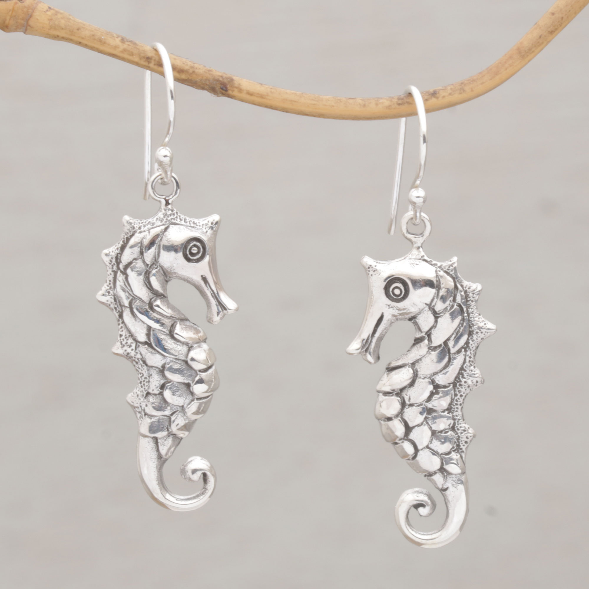 New Handmade seahorse drop dangle earrings 