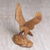 Holzskulptur 'Eagle Landing' (Adlerlandung) - Realistische Suar Holz Vogel Skulptur eines Adlers Landung