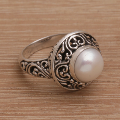 Cultured pearl cocktail ring, 'Shining Kingdom' - Handmade 925 Sterling Silver Cultured Pearl Cocktail Ring