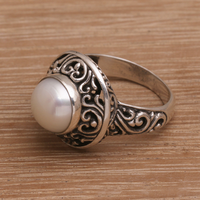 Cultured pearl cocktail ring, 'Shining Kingdom' - Handmade 925 Sterling Silver Cultured Pearl Cocktail Ring