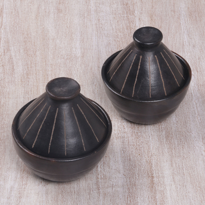 Cuencos con tapa de cerámica, (par) - Cuencos indonesios de cerámica negra con tapas en forma de cono (par)