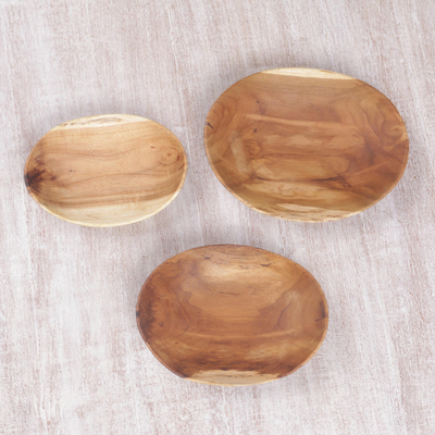 Nistschalen aus Teakholz, (3er-Set) - Set aus drei Servierplatten aus geschnitztem, natürlichem Teakholz