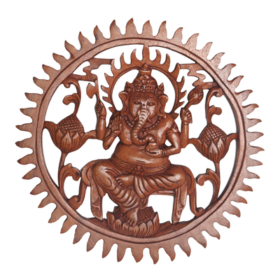 Wandreliefplatte aus Holz - Handgeschnitzte Ganesha-Wandreliefplatte aus Suar-Holz