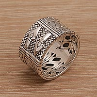 Men's sterling silver band ring, 'Knight Soul' - Men's Sterling Silver Engraved Ring with Spears